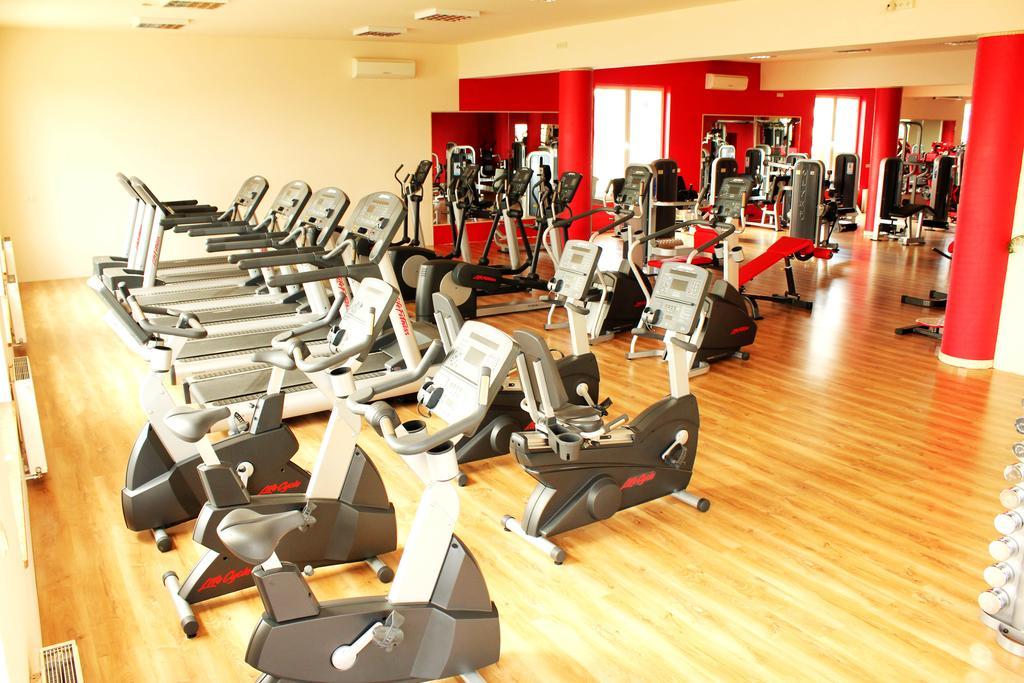 Fusgym Resort Ozarow Mazowiecki Extérieur photo